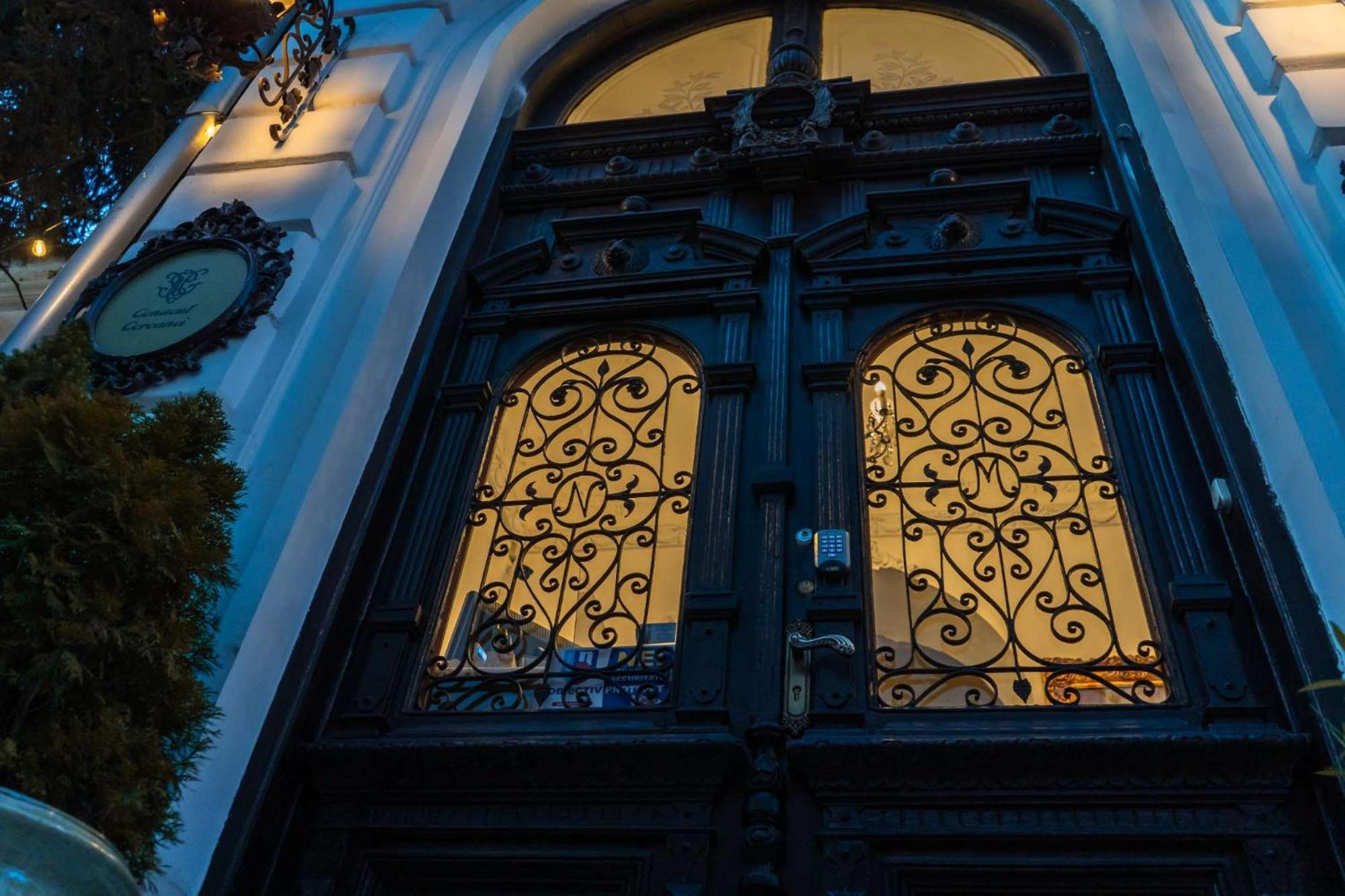 Conacul Coroanei Luxury Boutique Hotel Bukares Bagian luar foto