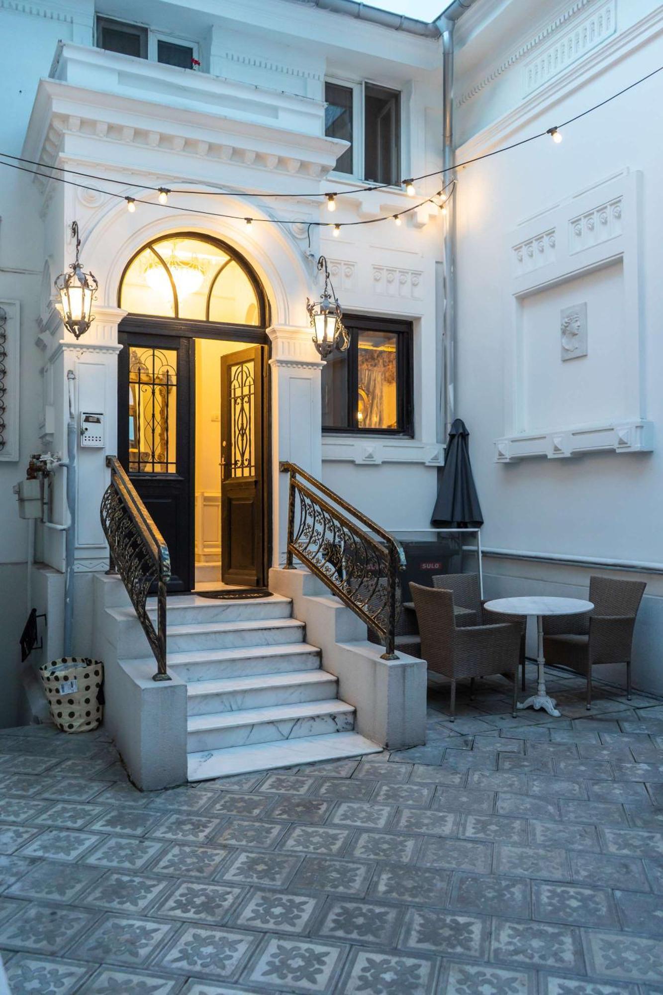 Conacul Coroanei Luxury Boutique Hotel Bukares Bagian luar foto