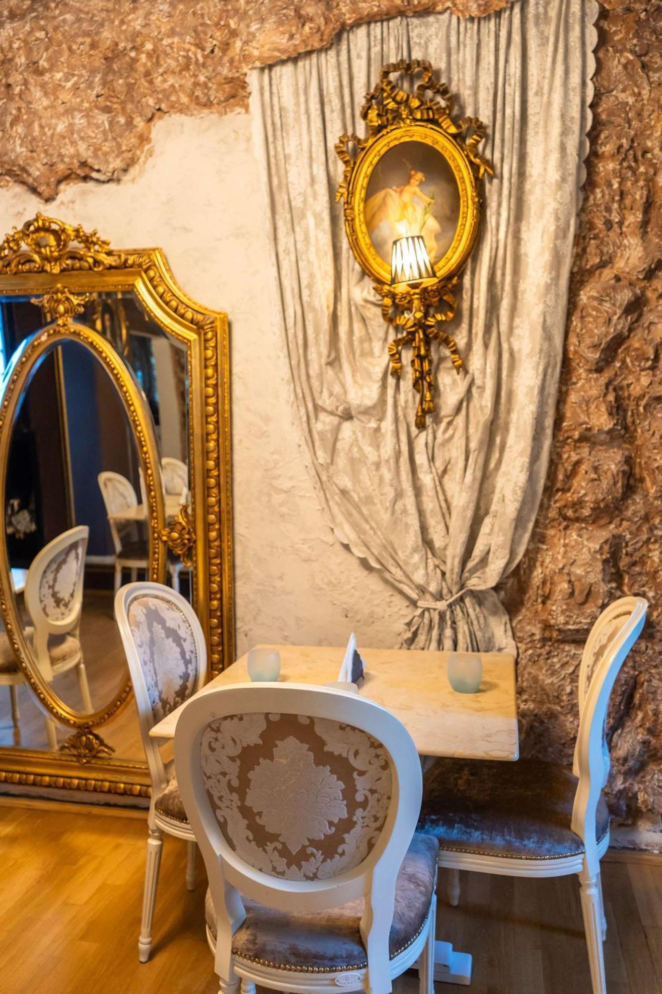 Conacul Coroanei Luxury Boutique Hotel Bukares Bagian luar foto