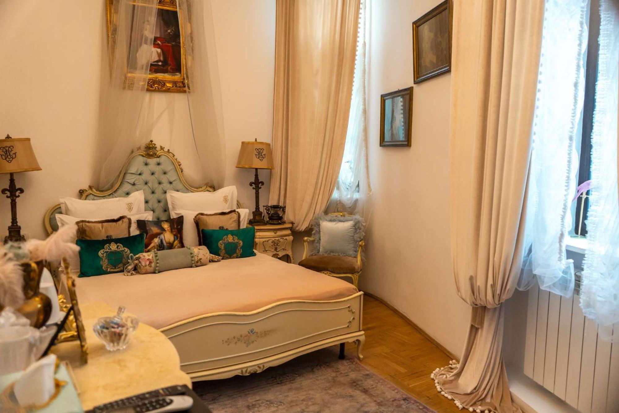 Conacul Coroanei Luxury Boutique Hotel Bukares Bagian luar foto