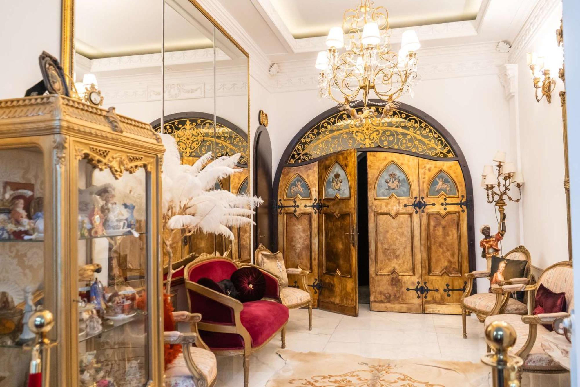Conacul Coroanei Luxury Boutique Hotel Bukares Bagian luar foto