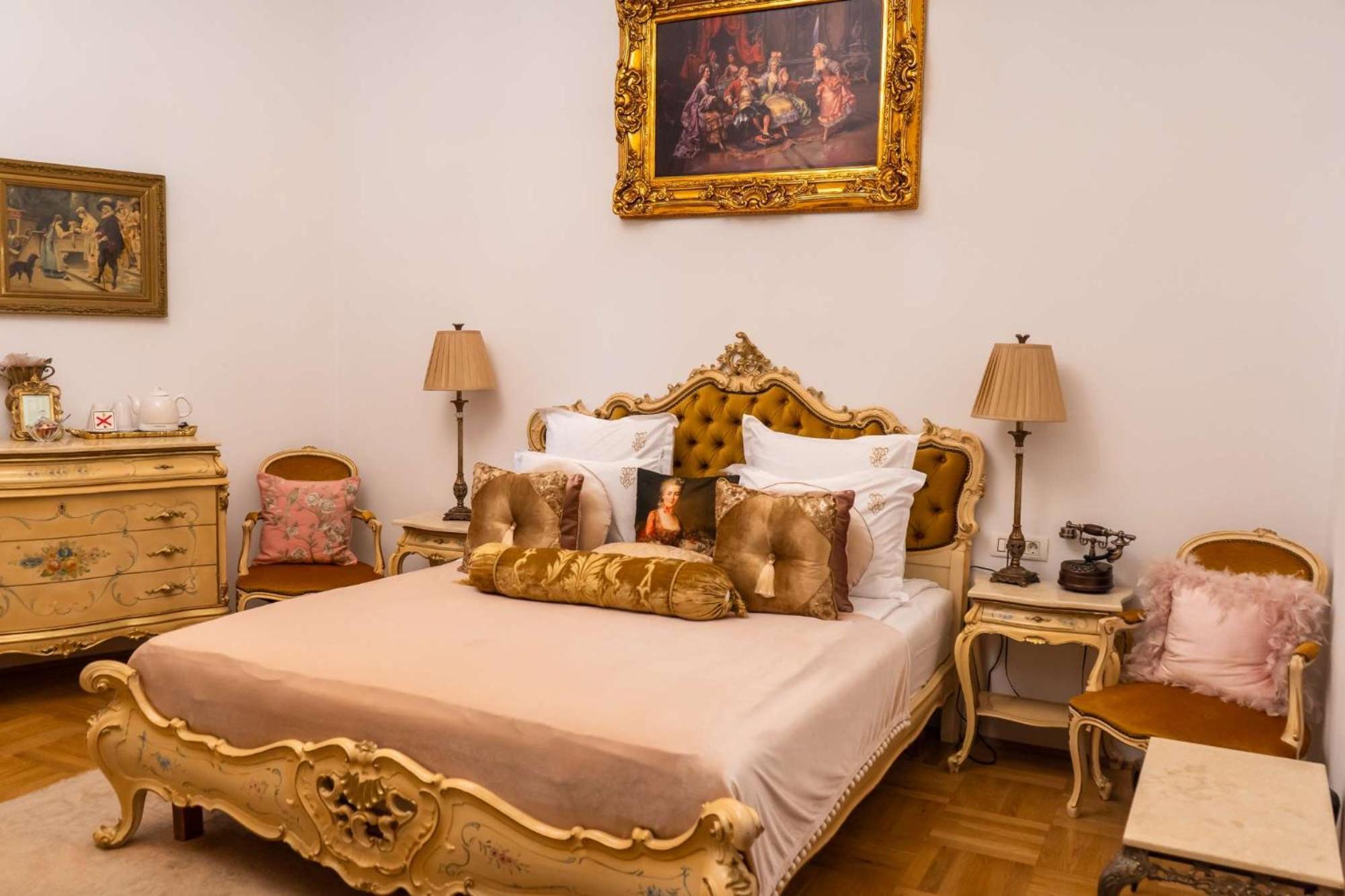 Conacul Coroanei Luxury Boutique Hotel Bukares Bagian luar foto