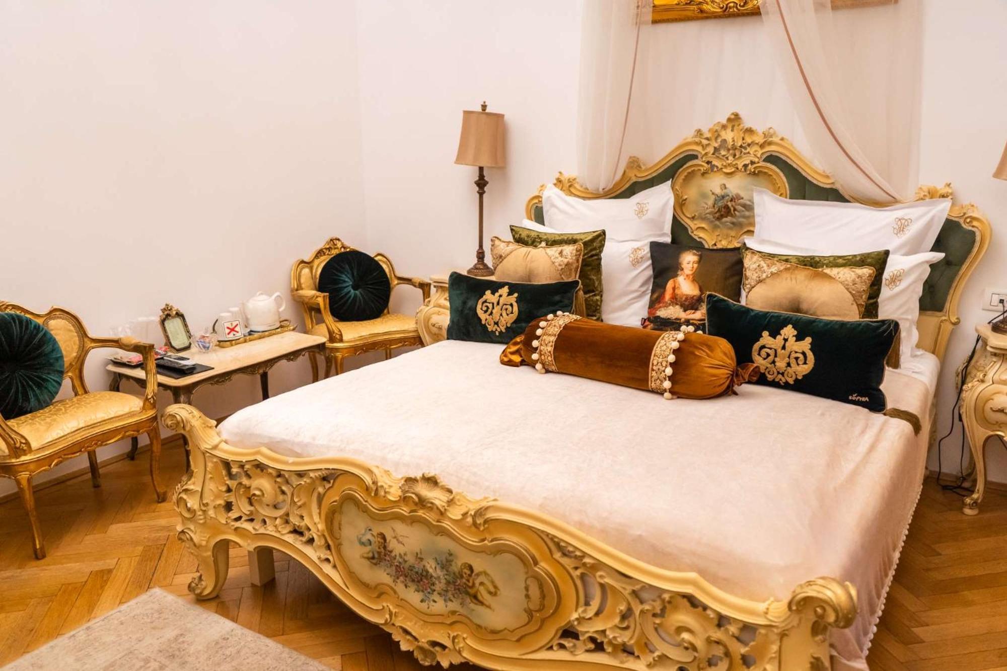 Conacul Coroanei Luxury Boutique Hotel Bukares Bagian luar foto