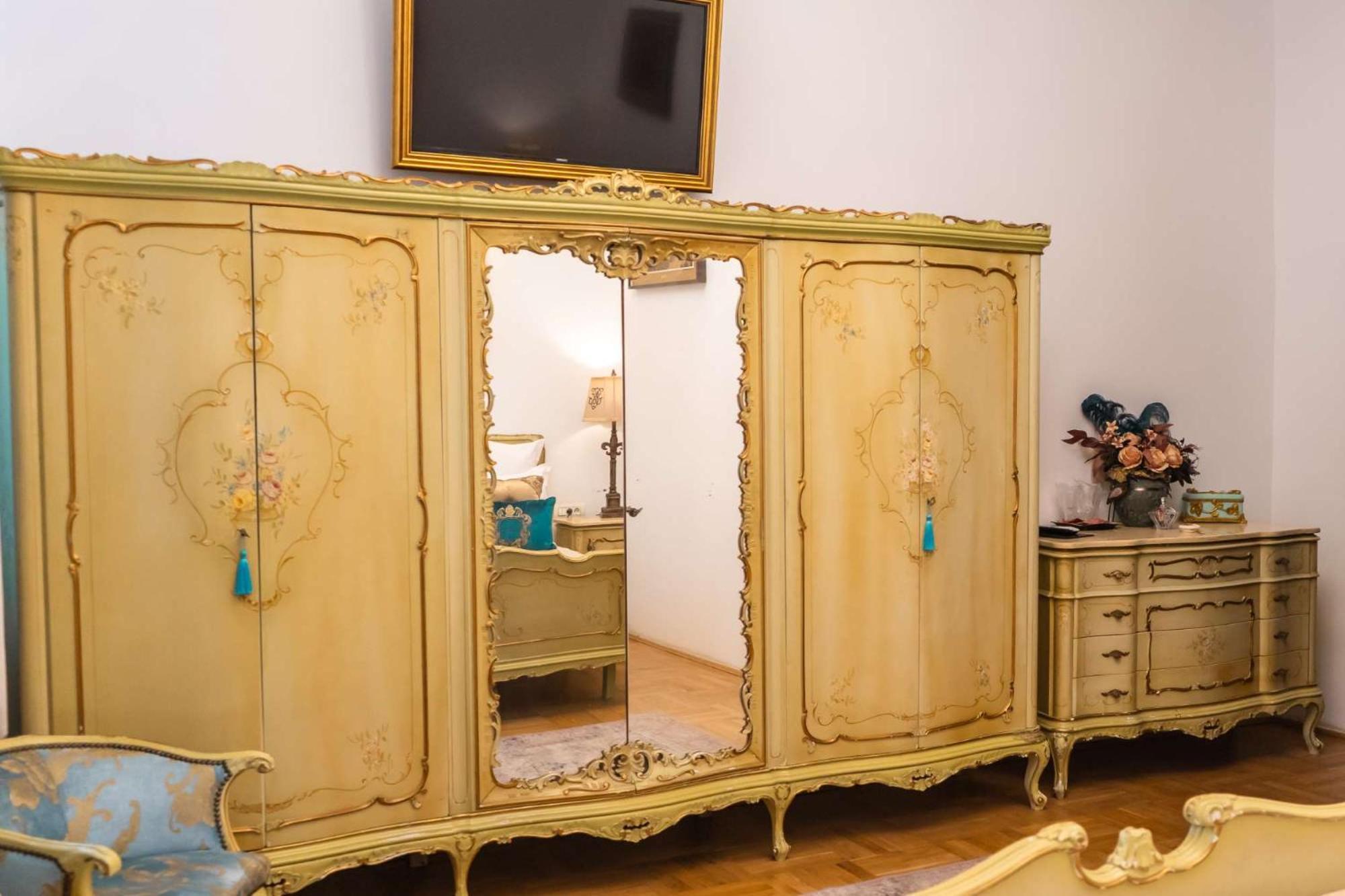 Conacul Coroanei Luxury Boutique Hotel Bukares Bagian luar foto