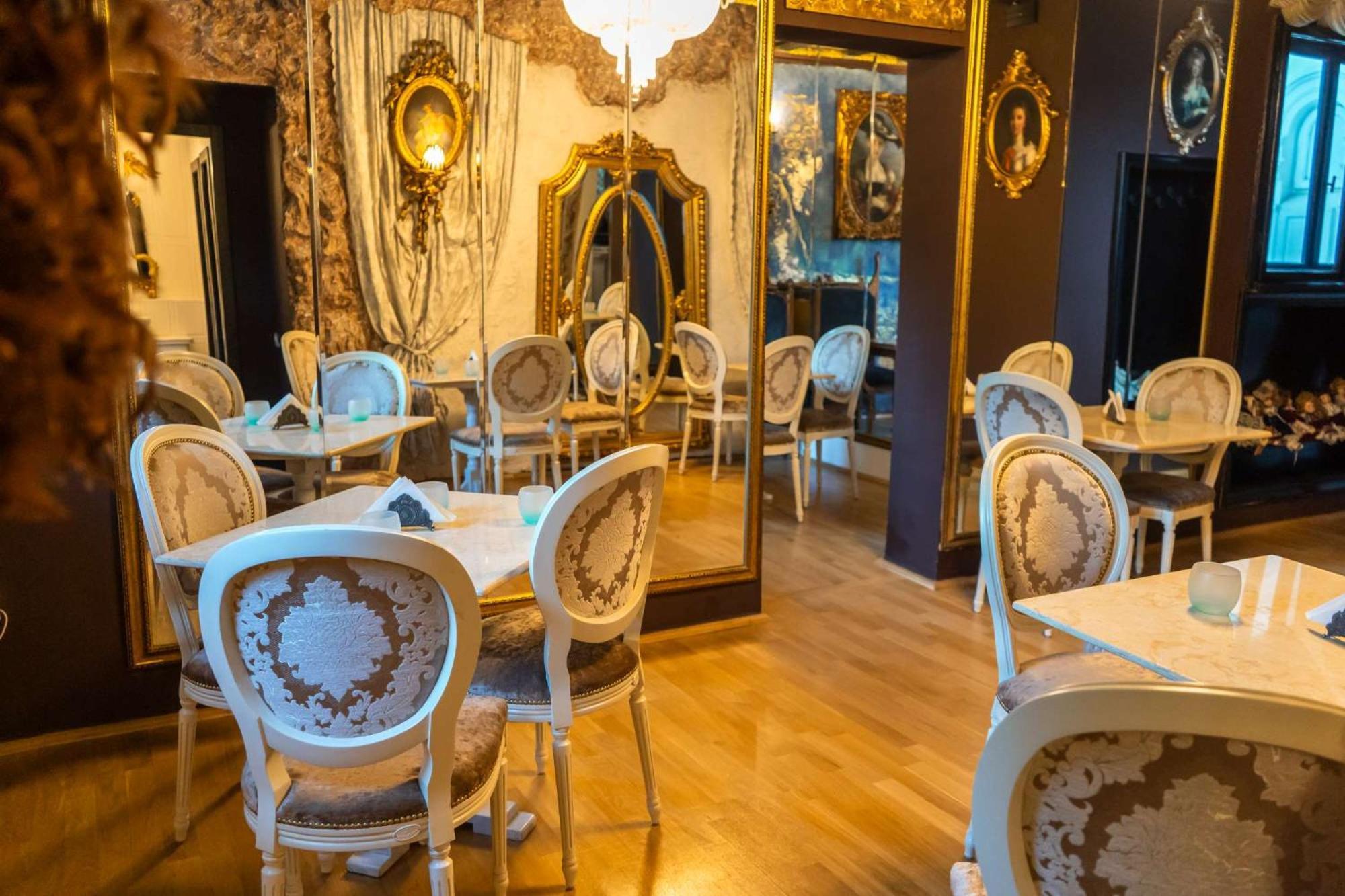 Conacul Coroanei Luxury Boutique Hotel Bukares Bagian luar foto