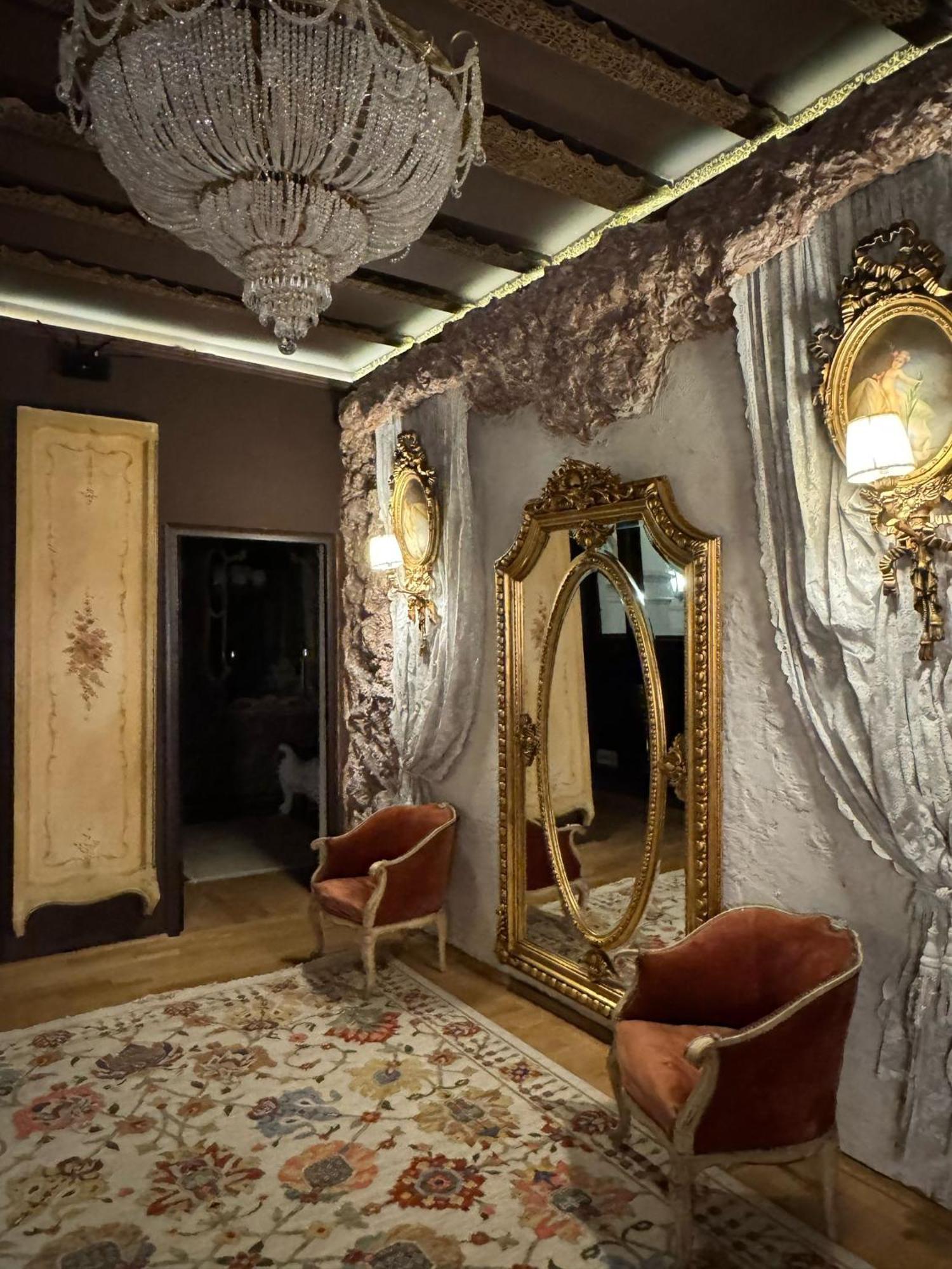 Conacul Coroanei Luxury Boutique Hotel Bukares Bagian luar foto
